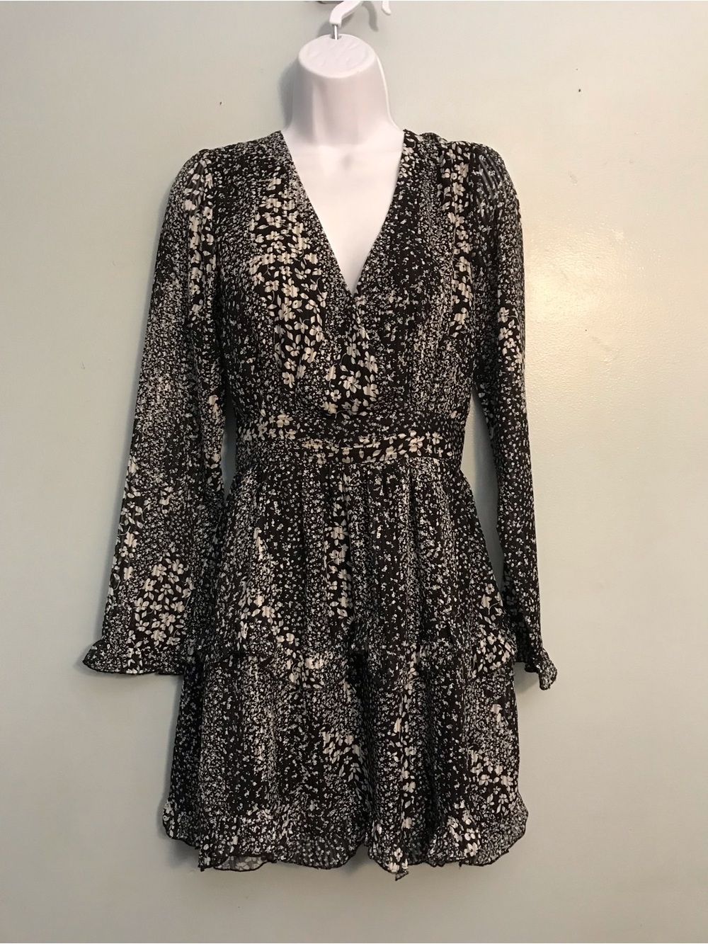 Lulu's Black & White Floral Long-Sleeve V-Neck Mini Dress - Picture 9 of 10